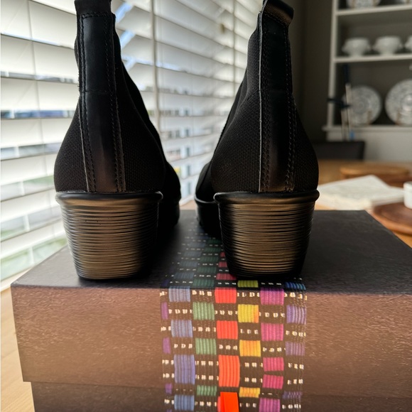 Bernie Mev NWOT booties w/wedge heel - Picture 4 of 4